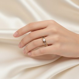 Zlatý prsten z bílého zlata se zirkonem