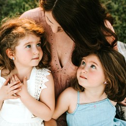 MINET Stříbrné náušnice KOPRETINY