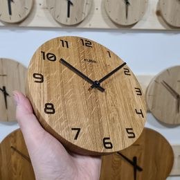 KUBRi 0204A - Špičkový barometr osazený v dubovém dřevě