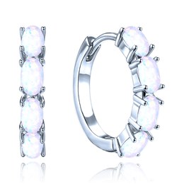 MINET Stříbrné náušnice s bílými opálky