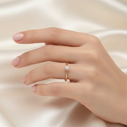 Zlatý 585/1000 prsten se zirkonem 1970