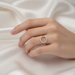 Zlatý prsten se zirkonem