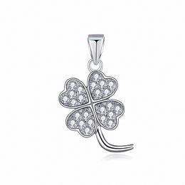 MOISS stříbrný přívěsek ČTYŘLÍSTEK