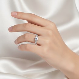 Zlatý 585/1000 přívěsek z bílého zlata čtyřlístek 3270149