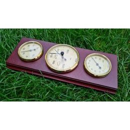 Barometr s teploměrem a vlhkoměrem na dřevěné podložce B203804