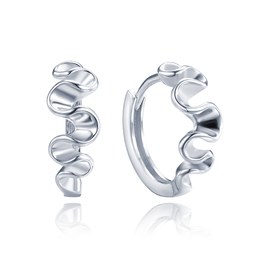 MINET Zvlněné stříbrné náušnice