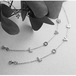 MINET Stříbrný náhrdelník dvojité srdce s bílými a růžovými zirkony