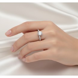 Zlatý 585/1000 prsten z bílého zlata s kameny