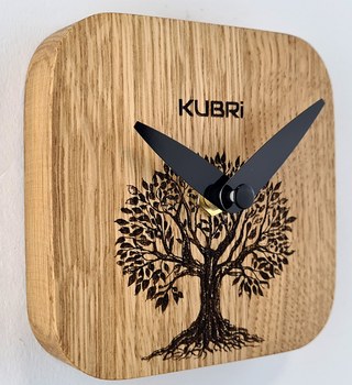 KUBRi 0032D - Strom života na miniaturních dubových hodinách