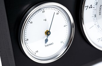 Fischer 9103S-06 - Barometr s teploměrem a vlhkoměrem na dřevěné podložce