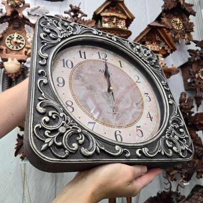 KUBRi 0093 - dubové hodiny české výroby o průměru 44 cm