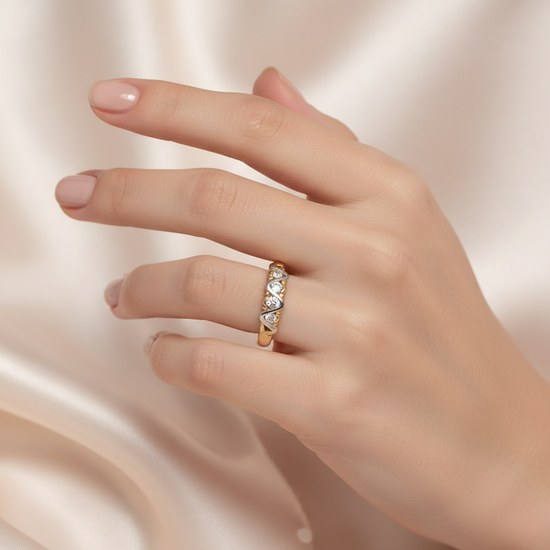 Zlatý prsten se zirkony