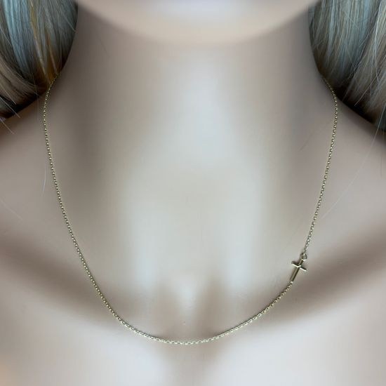 Zlatý náhrdelník s křížkem