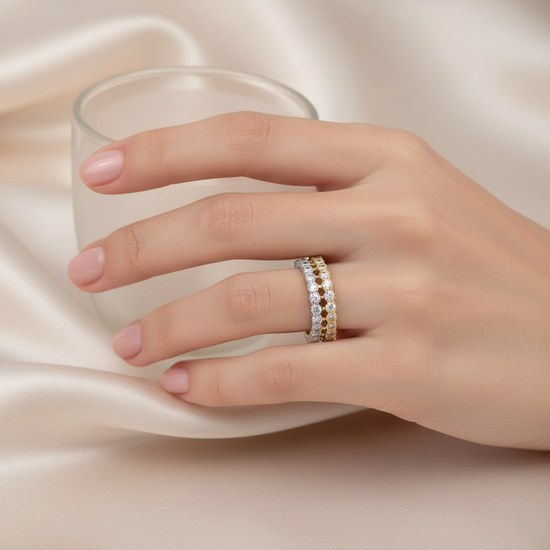 Zlatý prsten se zirkony