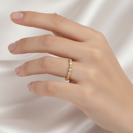 Zlatý prsten se zirkony