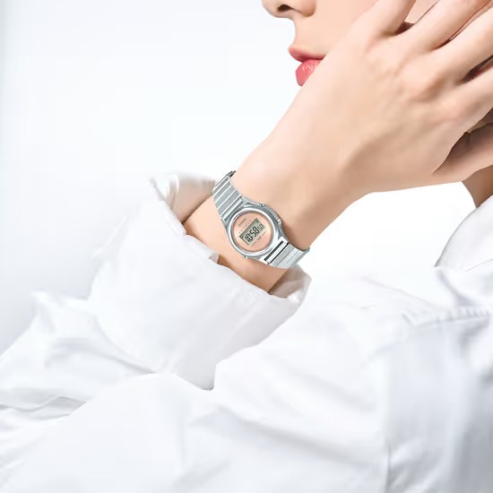 Hodinky Casio LA700WE-4AEF