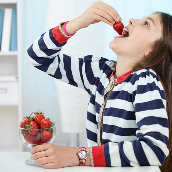 CLOCKODILE Růžové dívčí dětské hodinky JAHODY
