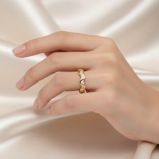 Zlatý prsten se zirkony