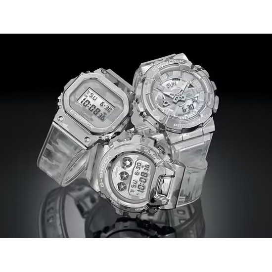 Hodinky Casio GM-5600SCM-1ER