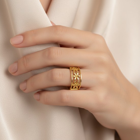 Zlatý prsten s kytičkami