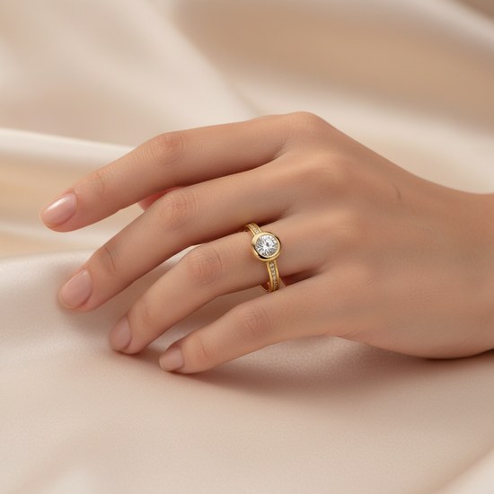 Zlatý prsten se zirkony