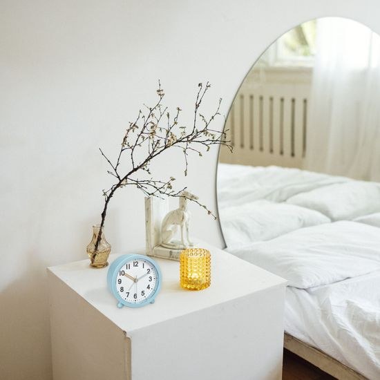 TFA 60.1043.20 - Elektronický analogový budík s tichým chodem - barva modrá