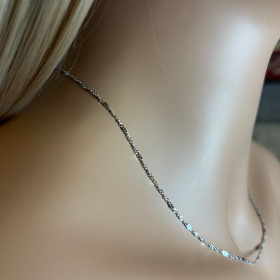 Zlatý 585/1000 řetízek z bílého zlata 1995