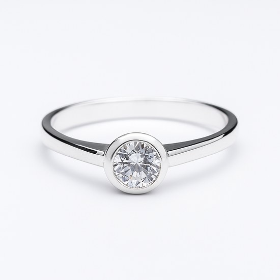 Zlatý prsten z bílého zlata se zirkonem