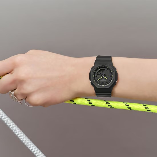 Hodinky Casio G-SHOCK GMA-P2100SA-1A2ER