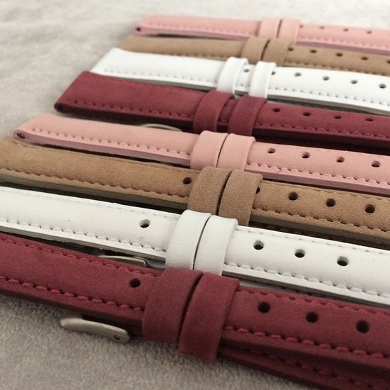 Světle hnědý prošitý kožený řemínek MINET z jemného nubuku MSNUC20