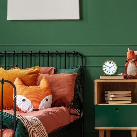 TFA 60.1043.04 - Elektronický analogový budík s tichým chodem - barva olivová