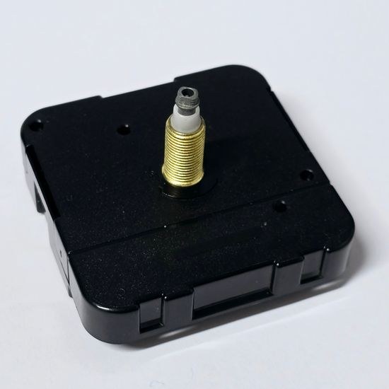 Hodinový strojek HR