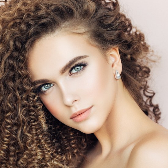 MINET Moderní stříbrné náušnice kapky