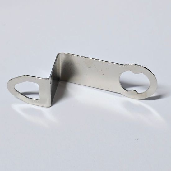 Kovový závěs HRC na hodinové strojky řízené signálem