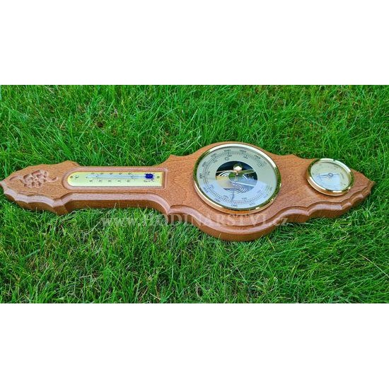 Barometr s teploměrem a vlhkoměrem na dřevěné podložce B203024