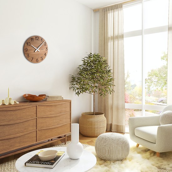 Dubové hodiny VLAHA VCT1133 vyrobené v Čechách s bílými ručičkami