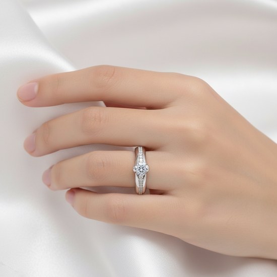 Zlatý 585/1000 prsten z bílého zlata s kameny NR245B