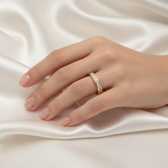 Zlatý prsten se zirkony