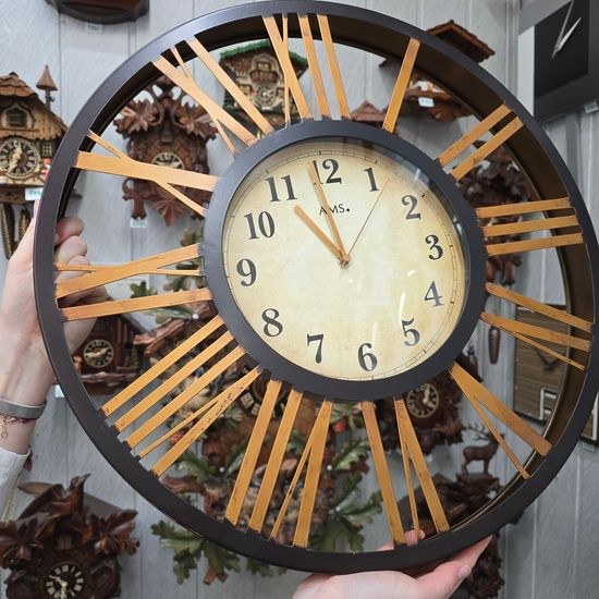 AMS 5577 - stylové hodiny řízené signálem o průměru 50 cm