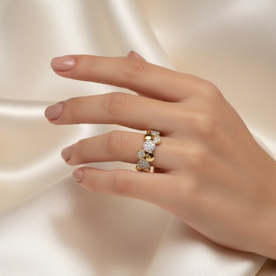 Zlatý prsten se zirkony