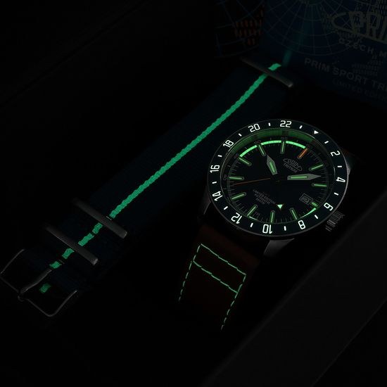 Hodinky PRIM Sport Tritium 25 - World Timer W91P.13238.A
