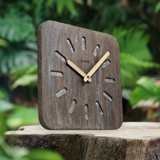 KUBRi 0157 - exkluzivní design hodin z dubového dřeva v rozměrech od 20cm do 40cm