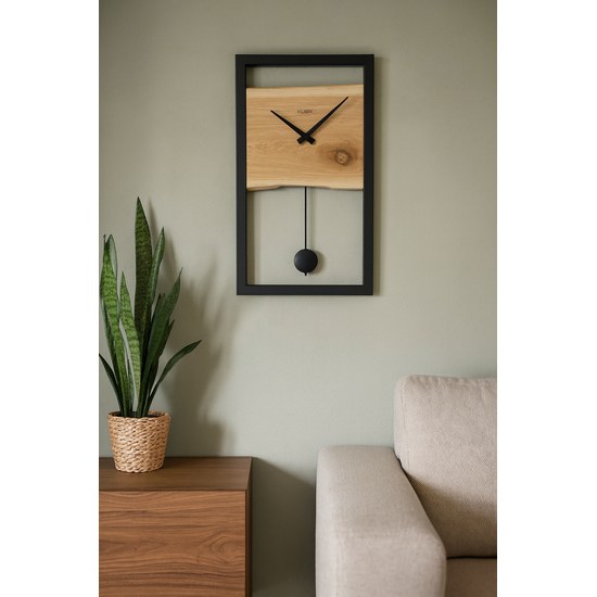 KUBRi 0140A - Kyvadlové hodiny české výroby s robustním kovovým rámem a dubovou základnou