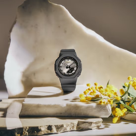 Hodinky Casio G-SHOCK GMA-P2126W-8AER