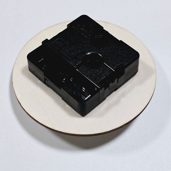 Kryt hodinového strojku