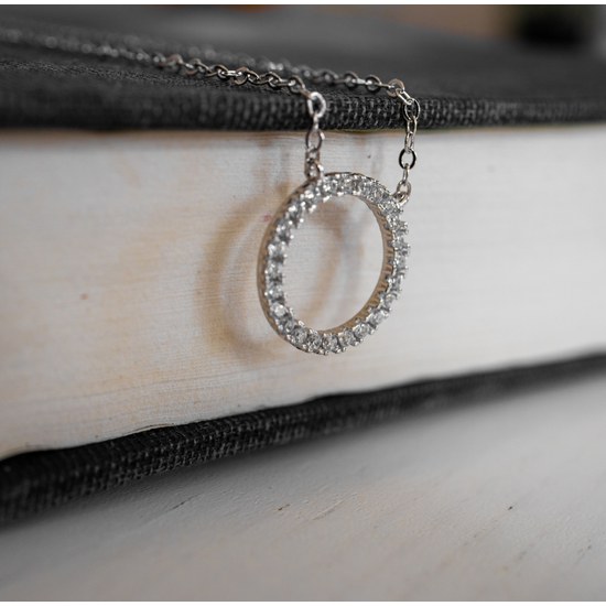 MINET Stříbrný náhrdelník KROUŽEK s bílými zirkony