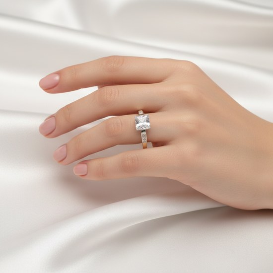 Zlatý 585/1000 prsten s kamenem