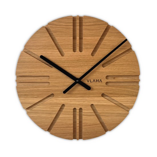 VLAHA Dubové hodiny ATELIER vyrobené v Čechách s černými ručkami ⌀32,5cm