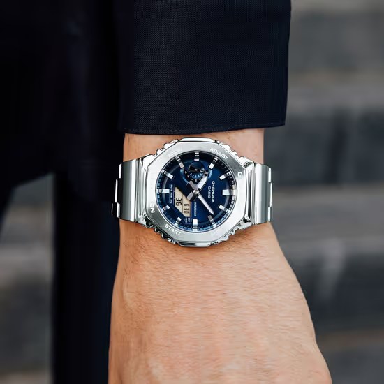 Hodinky Casio G-SHOCK GM-2110D-2BER