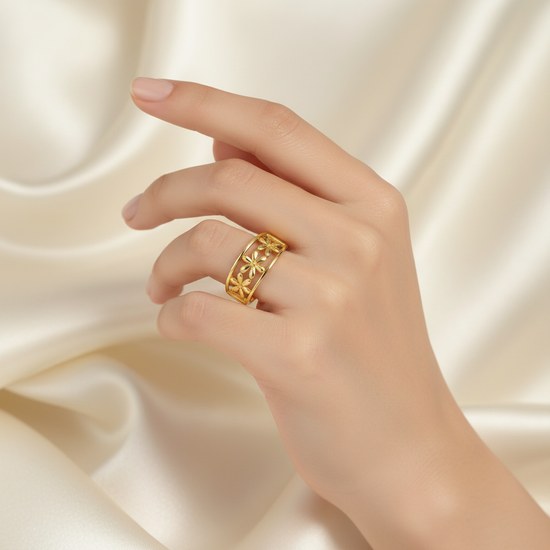 Zlatý prsten s kytičkami